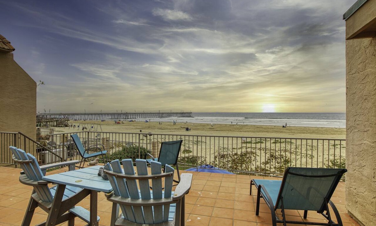 Downtown Condo | Ocean Front 3 bed 2 bath