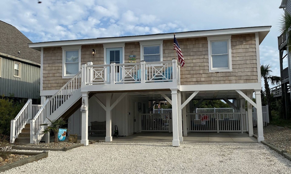 Ocean Isle Beach Cottage | Ocean Front Cottage with optional Heated Pool.
