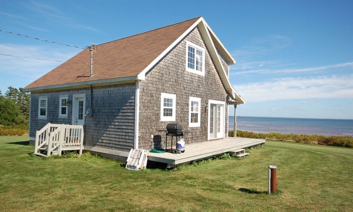 Belfast Cottage | Ocean-front gem on large, private lot.