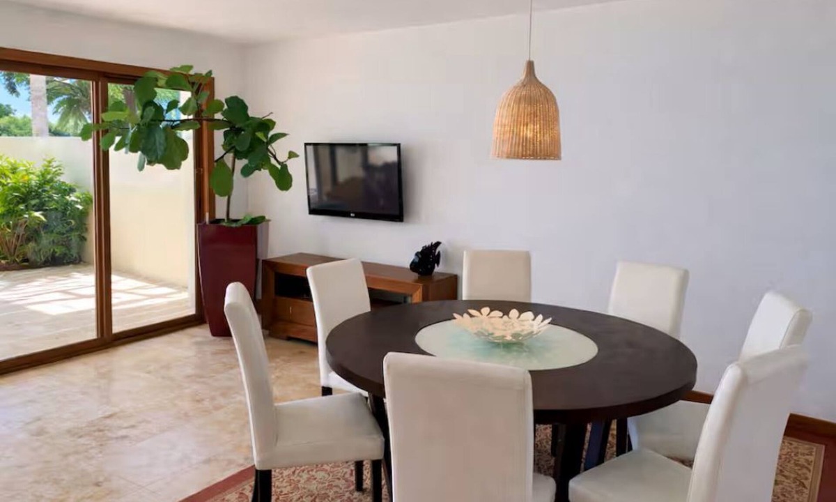 Puerto Bahia Villa | Ocean Front La Marina Villa Puerto Bahia Samaná