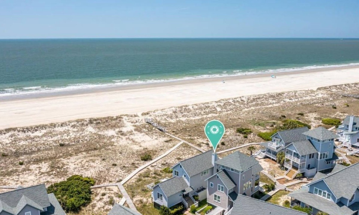 Flora's Bluff House | Ocean Front Pet Friendly Steps to Beach Shoals and BHI Club 2023 Renovation