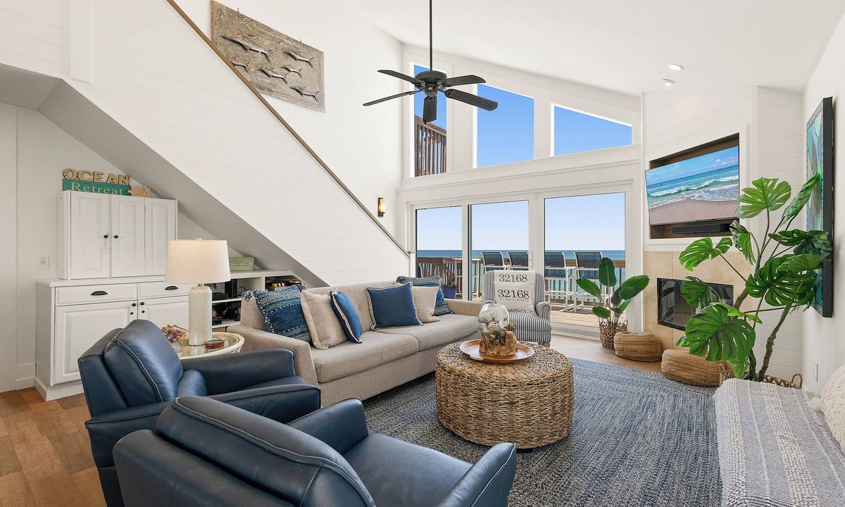Bethune Beach House | ☀️Ocean Front - Pet Friendly - Steps to Beach - Dolphin House ☀️