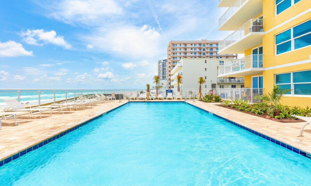 Ocean View Halifax Estates Condo | Ocean Oasis Oceanfront Pool Balcony Hot Tub