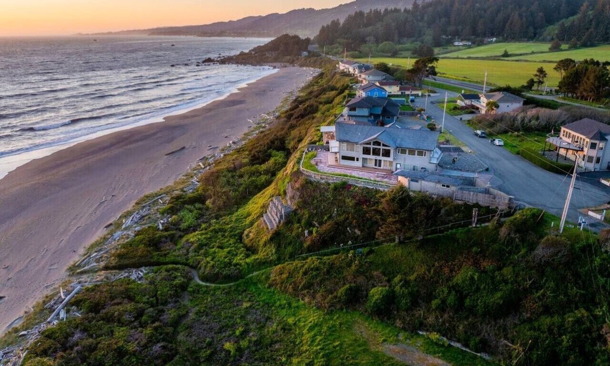 Smith River House | Ocean Oasis