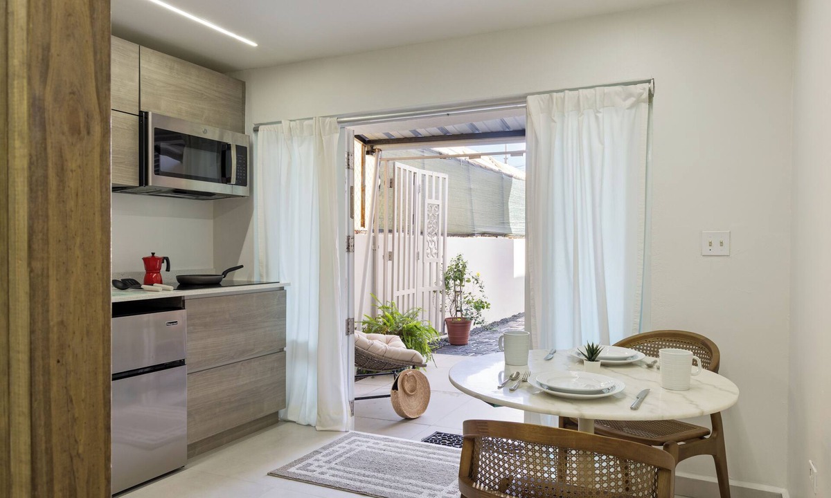 Ocean Park Apartment | Ocean Park Studio Pool @ Riviera Villa