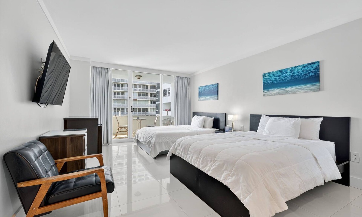 Bermuda Riviera Apartment | Ocean & Poolside Escape