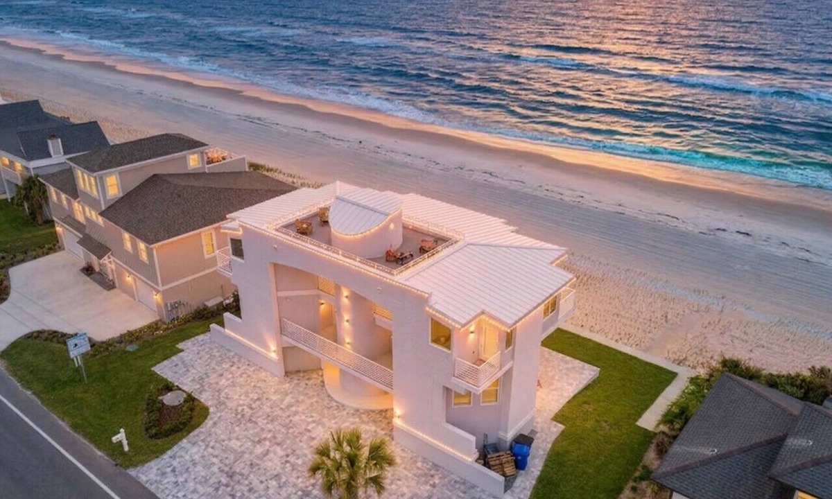 South Ponte Vedra Beach House | Ocean Therapy: Luxe 4-Story Beachfront w/Sky Deck and Pool Table