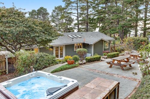 Mendocino House | Ocean Trails