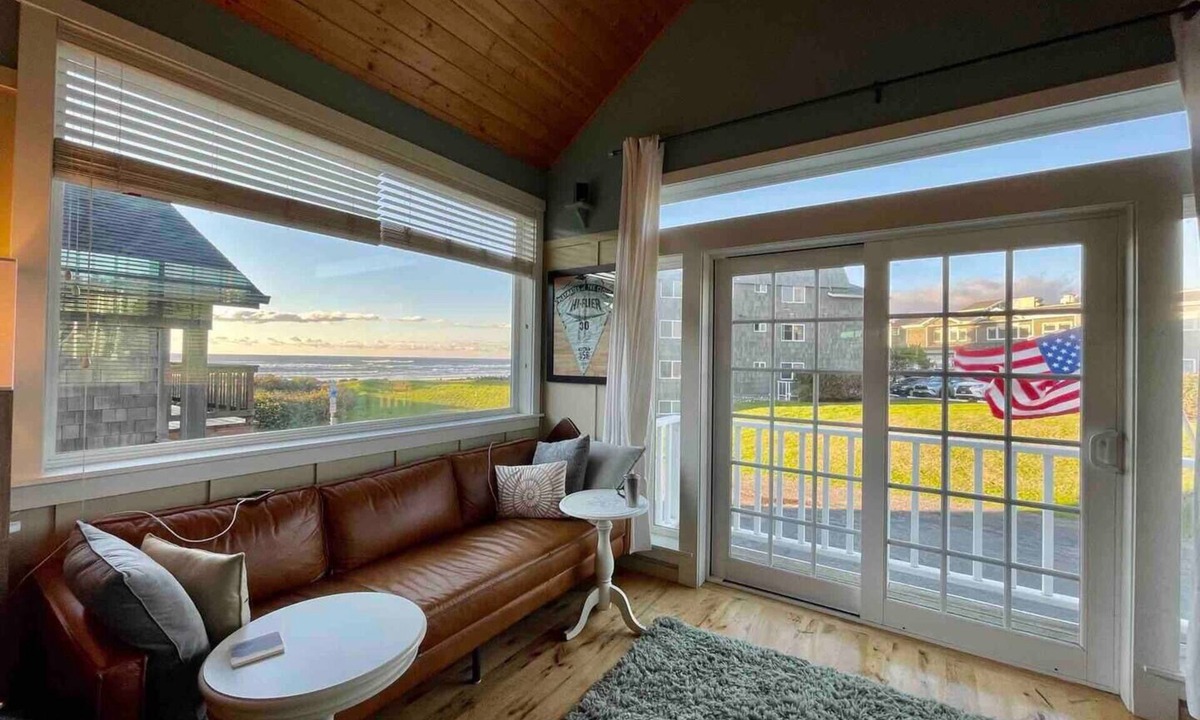 Tolovana Park Cottage | Ocean View Charmer, Custom with Great Room Concept, Steps from the Beach