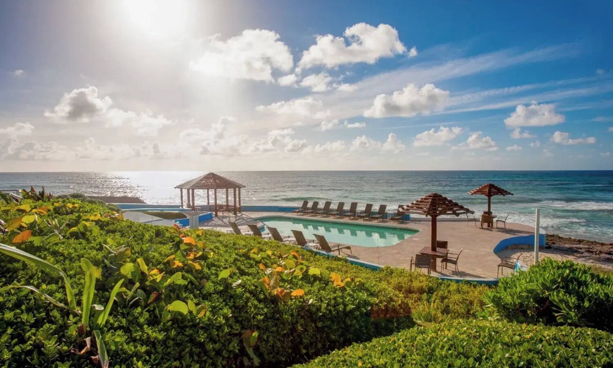 Hope Town Resort | Ocean View Cottage at Abaco Inn