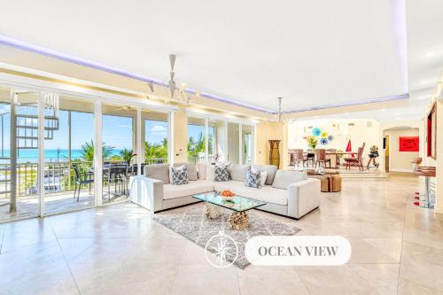 Islamorada Apartment | Ocean View Duplex Penthouse Retreat amenities: tennis court heated Pool Vista Key One