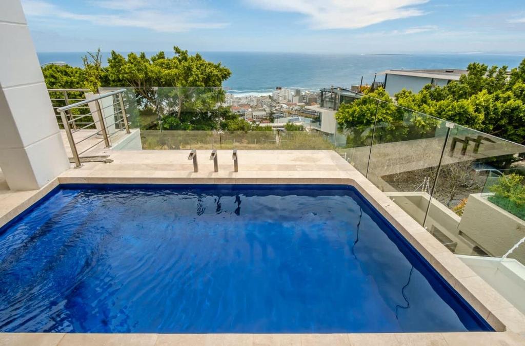 Bantry Bay House | Ocean View Elegance - Majestic villa in Bantry Bay