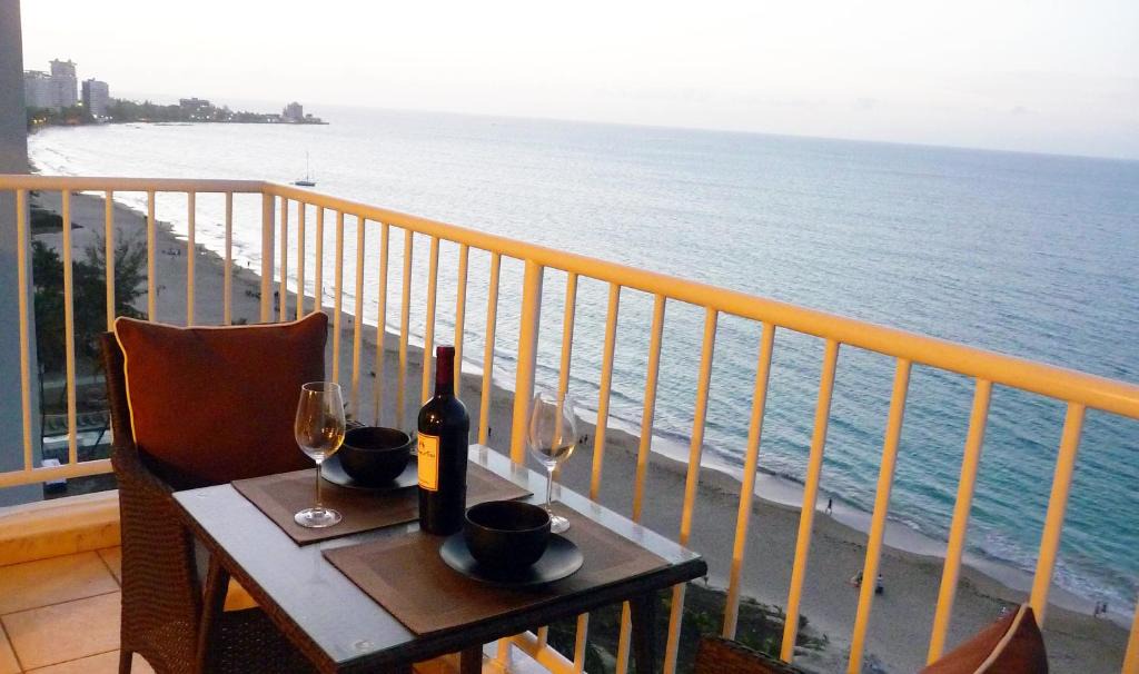 Isla Verde Apartment | Ocean View