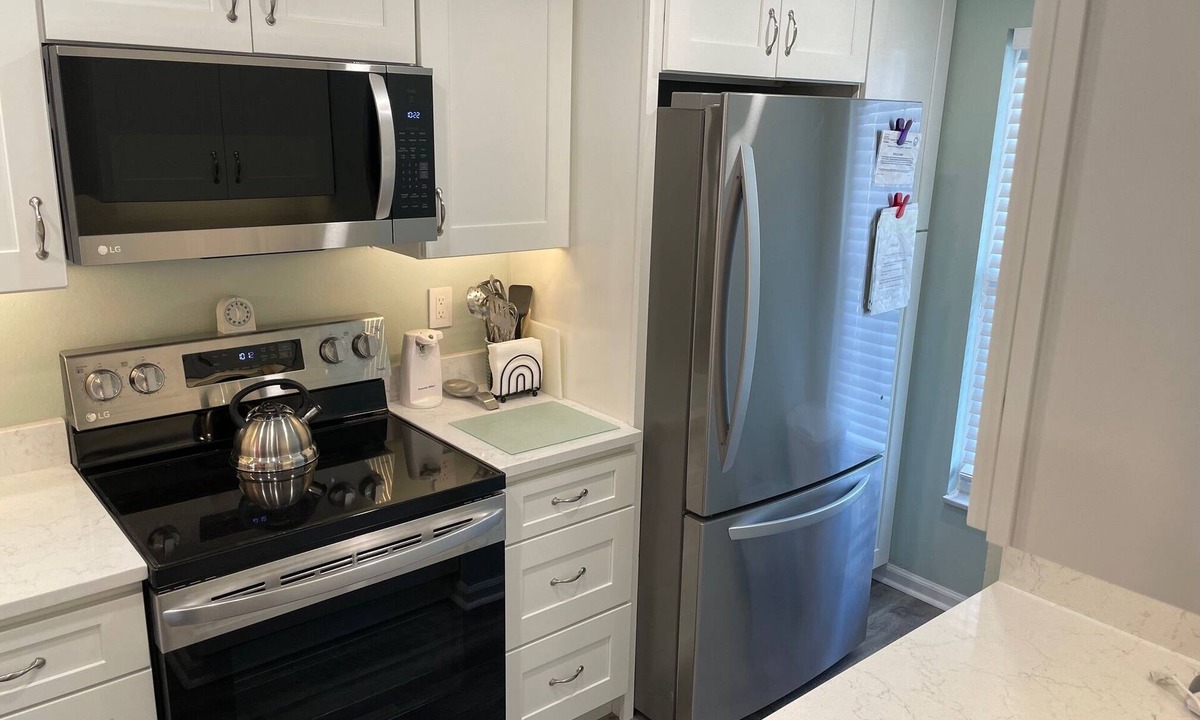 Point East Condo | Ocean View Second Floor 2/2