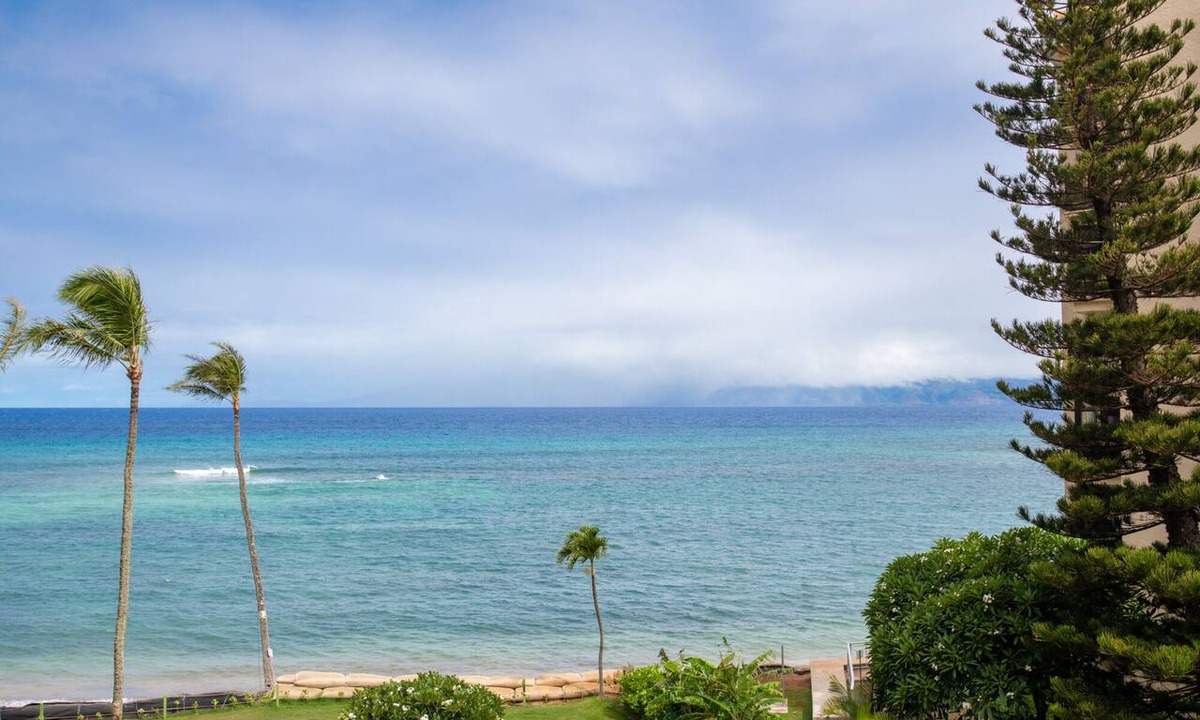 Kahana Condo | Ocean-View Studio at Royal Kahana 405, Lahaina | Peaceful Island Escape
