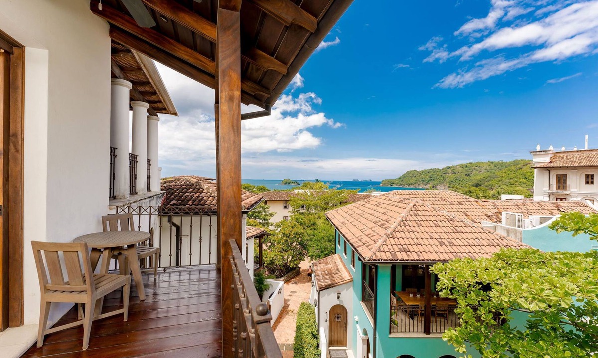 Las Catalinas Apartment | Ocean View with Balcony and Beach Club Access - 34 Plaza Carlota