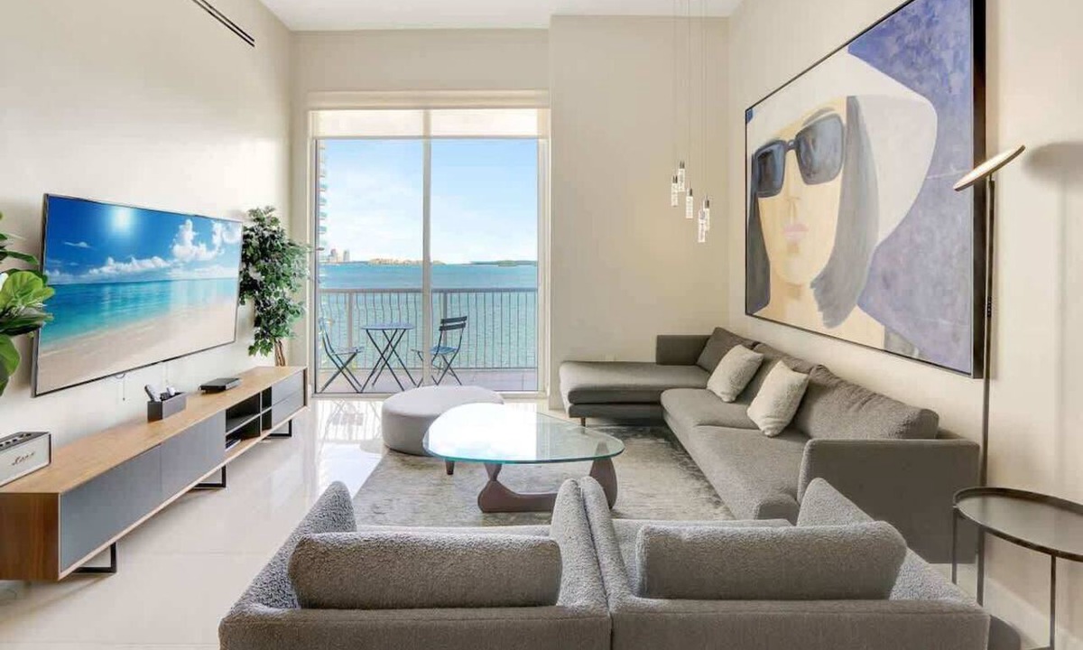 Brickell Condo | Ocean view | Work from Home | Balcony,Parking,Pool