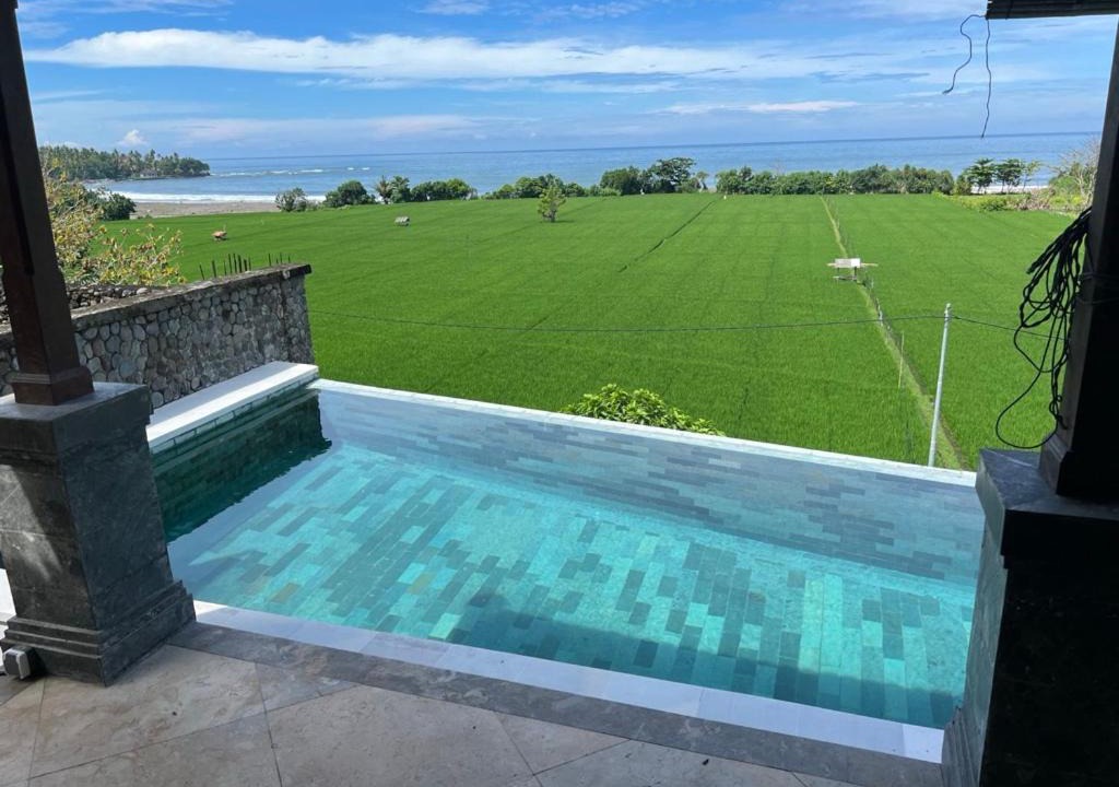 Pulukan House | Ocean views, peaceful living