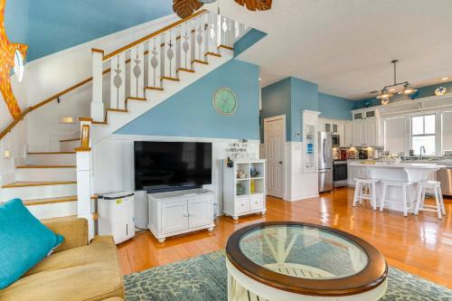 Surfside Beach House | Ocean Views: Pet-Friendly Surfside Beach Gem