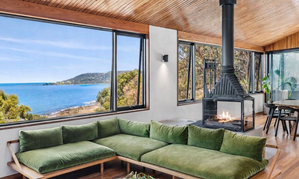 Lorne House | Ocean Winds Lorne - Spacious three-level coastal retreat