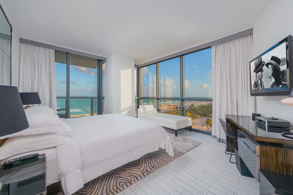 City Center Hotel | Oceanfront 2+Den/2.5 at W South Beach