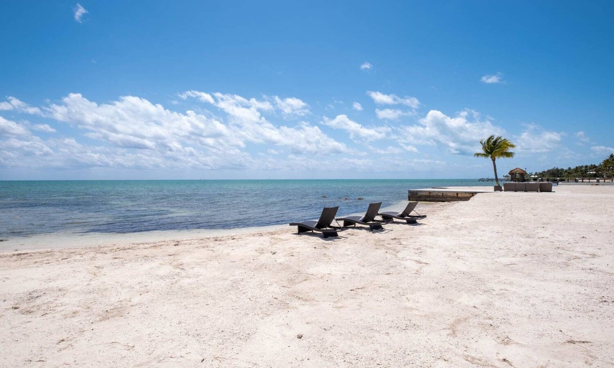 Islamorada House | Oceanfront 2 Homes | Private Beach & Pool | 3 Acre