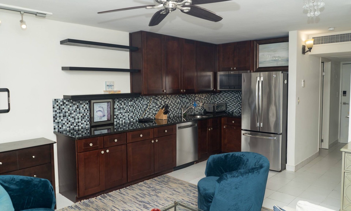 Anna's Retreat Condo | Oceanfront 2-level condo at Sapphire Beach Resort and Marina with washer/dryer.