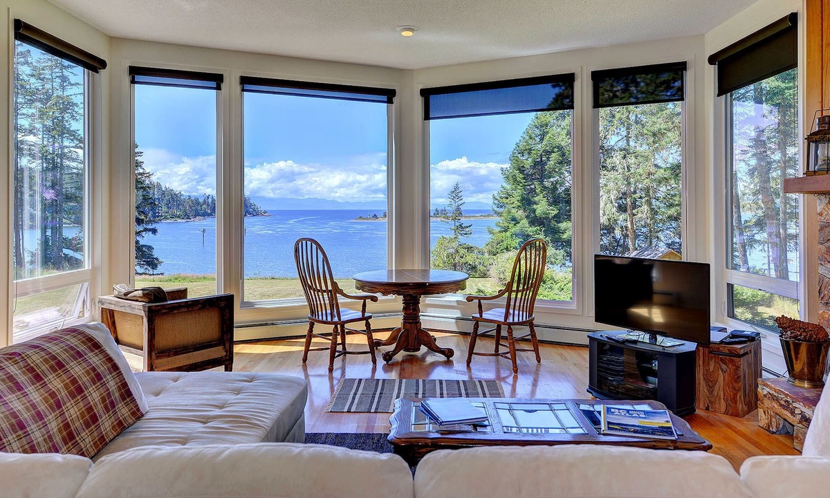 East Sooke House | Oceanfront 3 Bedroom home with Stunning Views