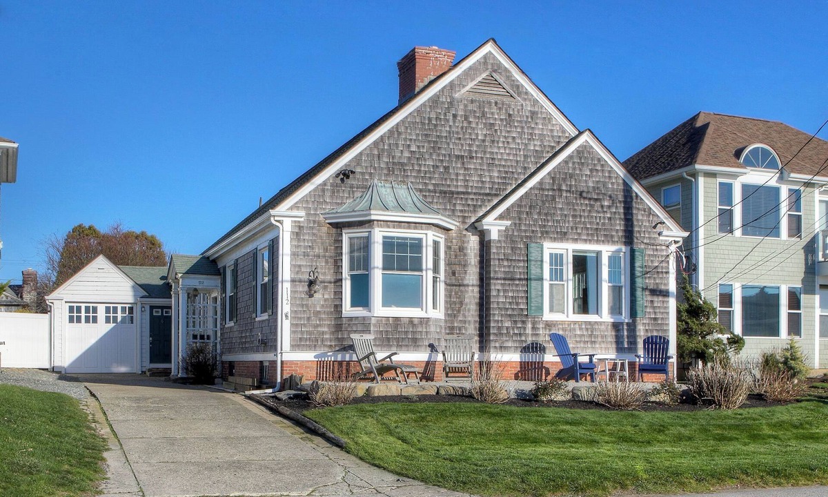 Easton's Point House | Oceanfront 3-Bedroom Near First Beach