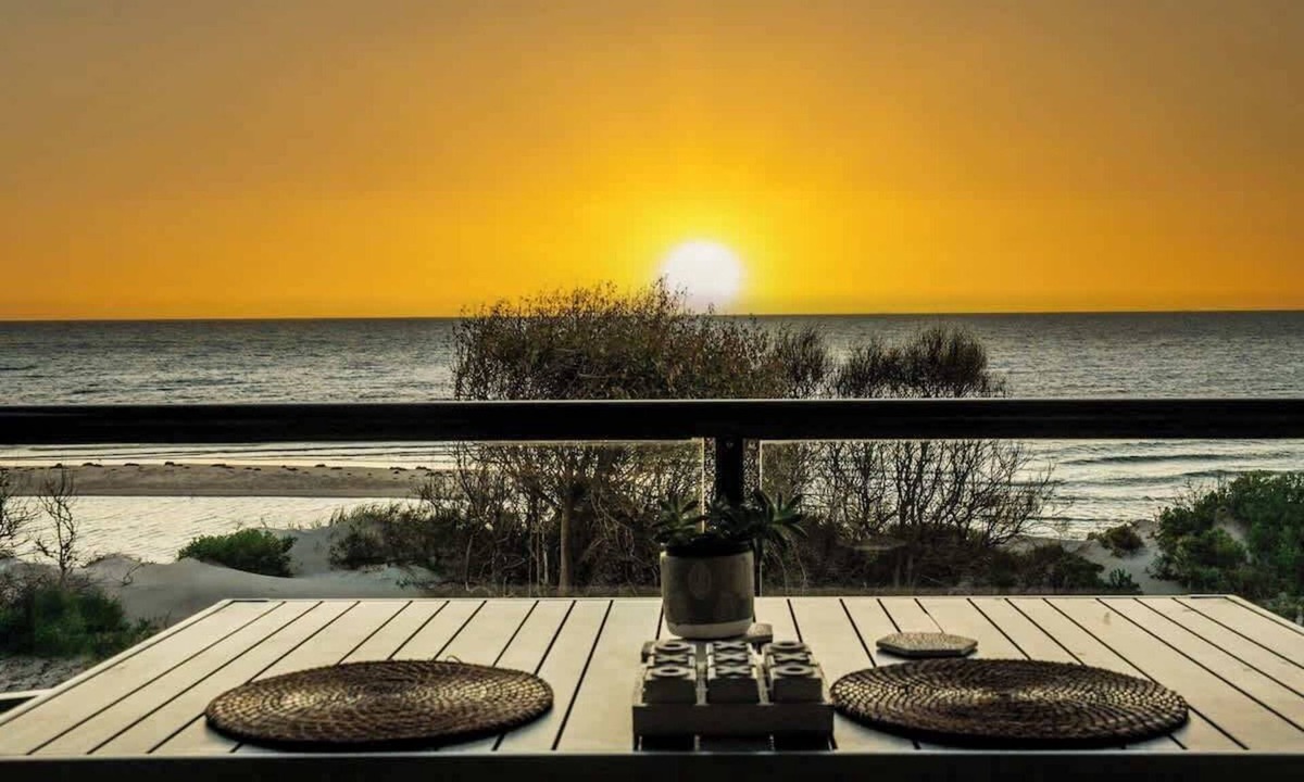 Semaphore Park Apartment | Oceanfront Apartment with Balcony & Free WiFi