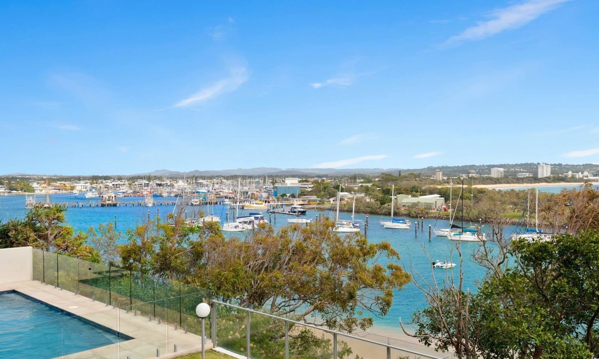 Buddina Apartment | Oceanfront apartment