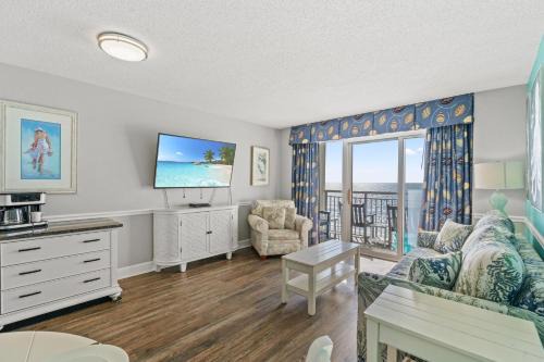Crescent Beach Apartment | Oceanfront BayWatch 1BR with Resort Amenities