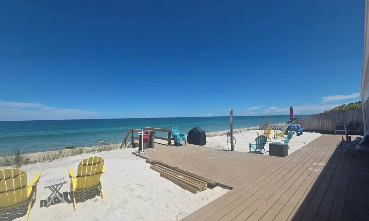 Floridana Beach Apartment | Oceanfront Beach Getaway | Family-Friendly Townhome