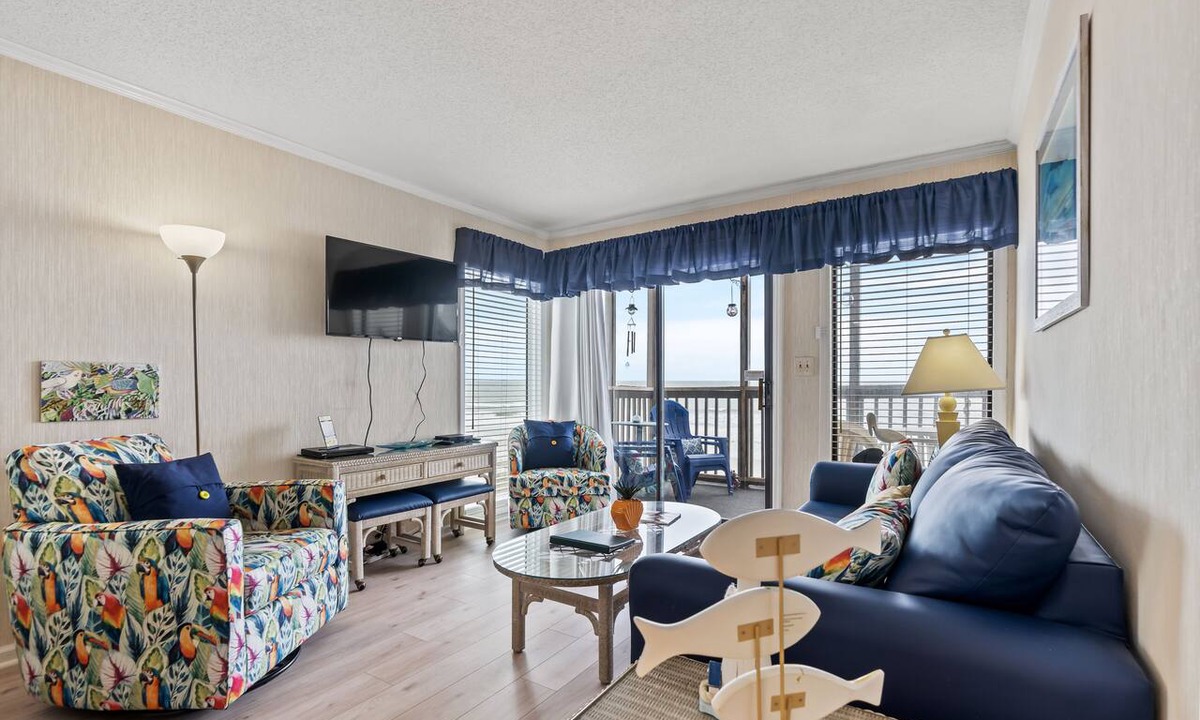 Crescent Beach Condo | Oceanfront Condo with Screened Oceanfront Balcony + Free Attraction Tickets!