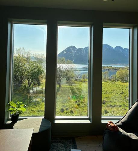 Vestvagøy House | Oceanfront Cabin