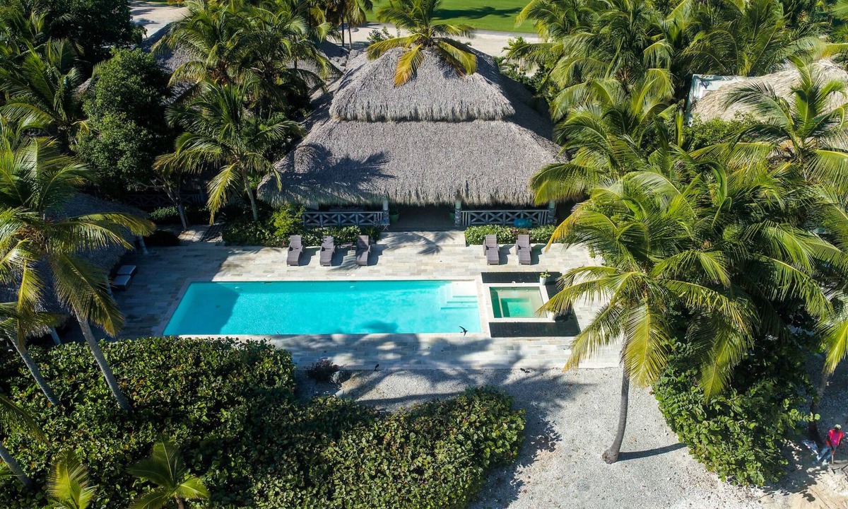 Punta Cana Villa | Oceanfront Caleton villa with big pool, butler and golf cart