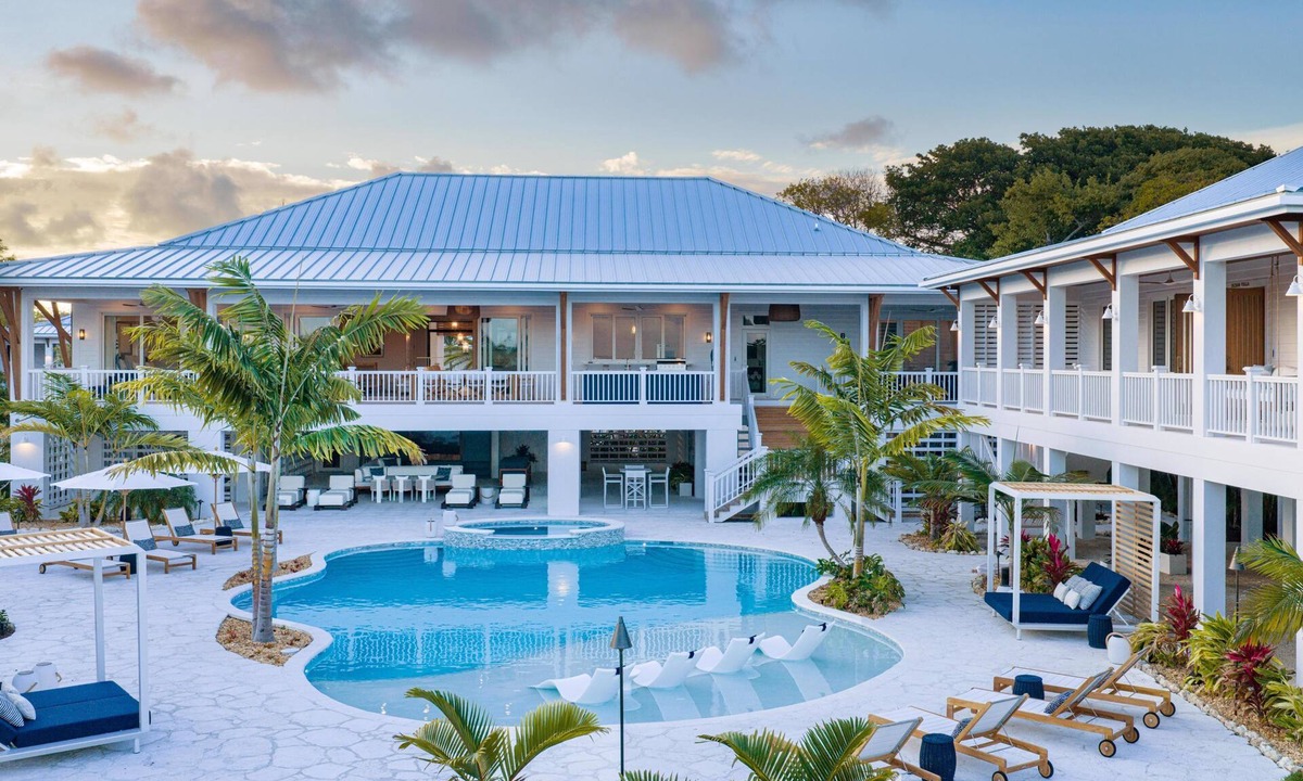 Tavernier Villa | Oceanfront Charm Meets Bespoke Luxury- Brand New 9 Bedroom Estate & Sleeps 26