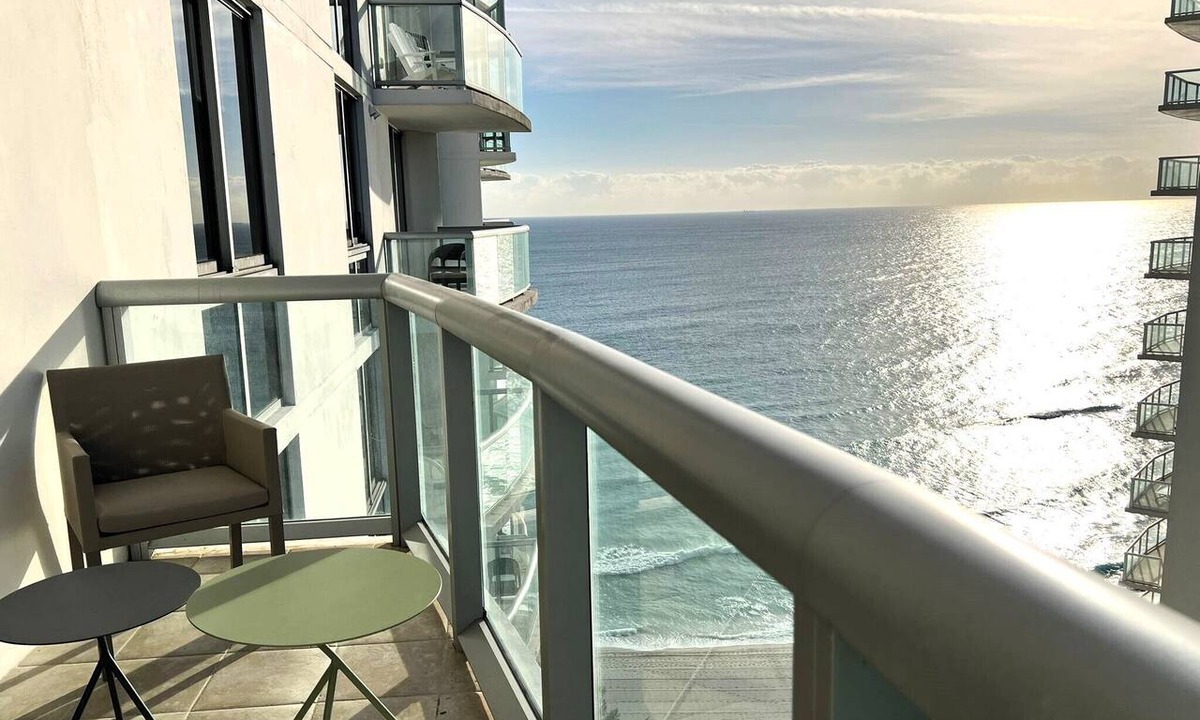 Sunny Isles Beach Condo | OCEANFRONT CONDOMINIUM WITH WITH BREATHTAKING VIEW
