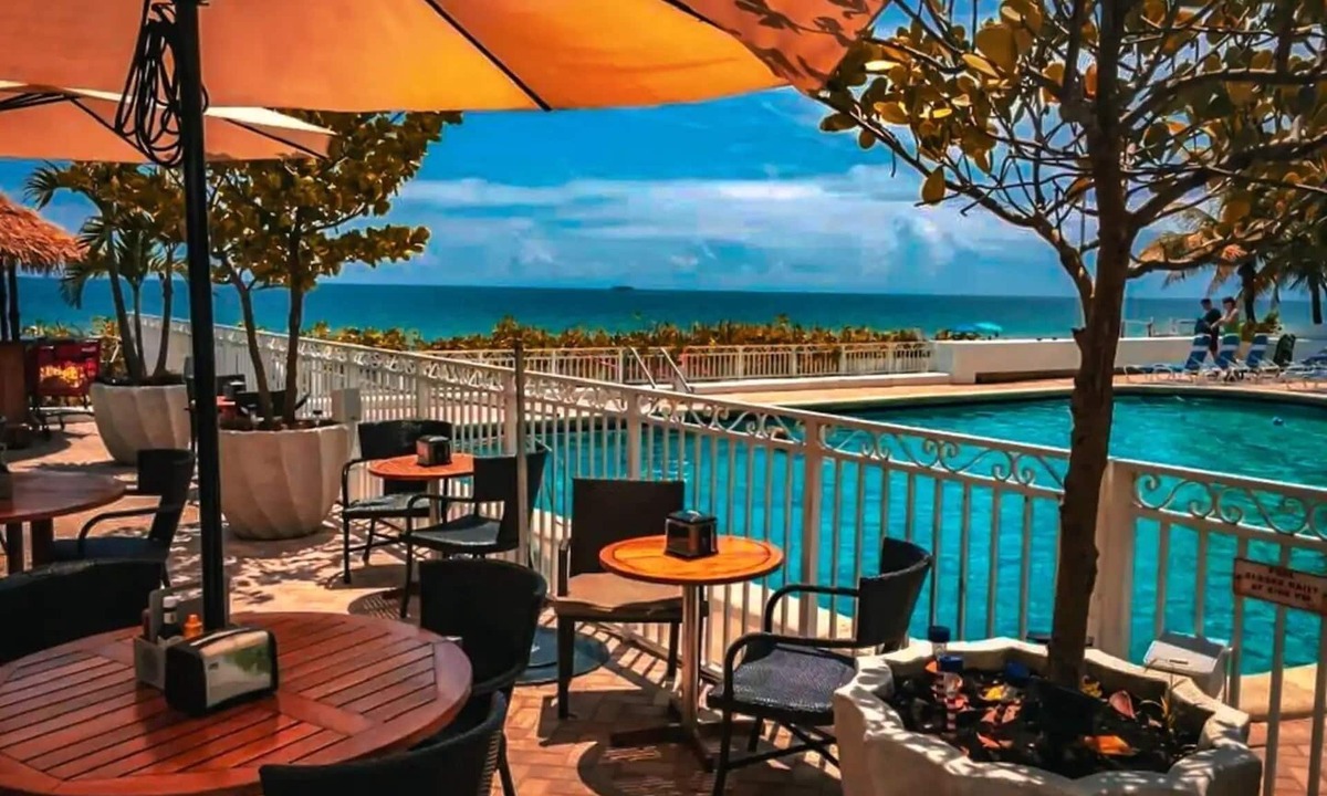 Bermuda Riviera Condo | Oceanfront Condo, Upscale Resort Amenities