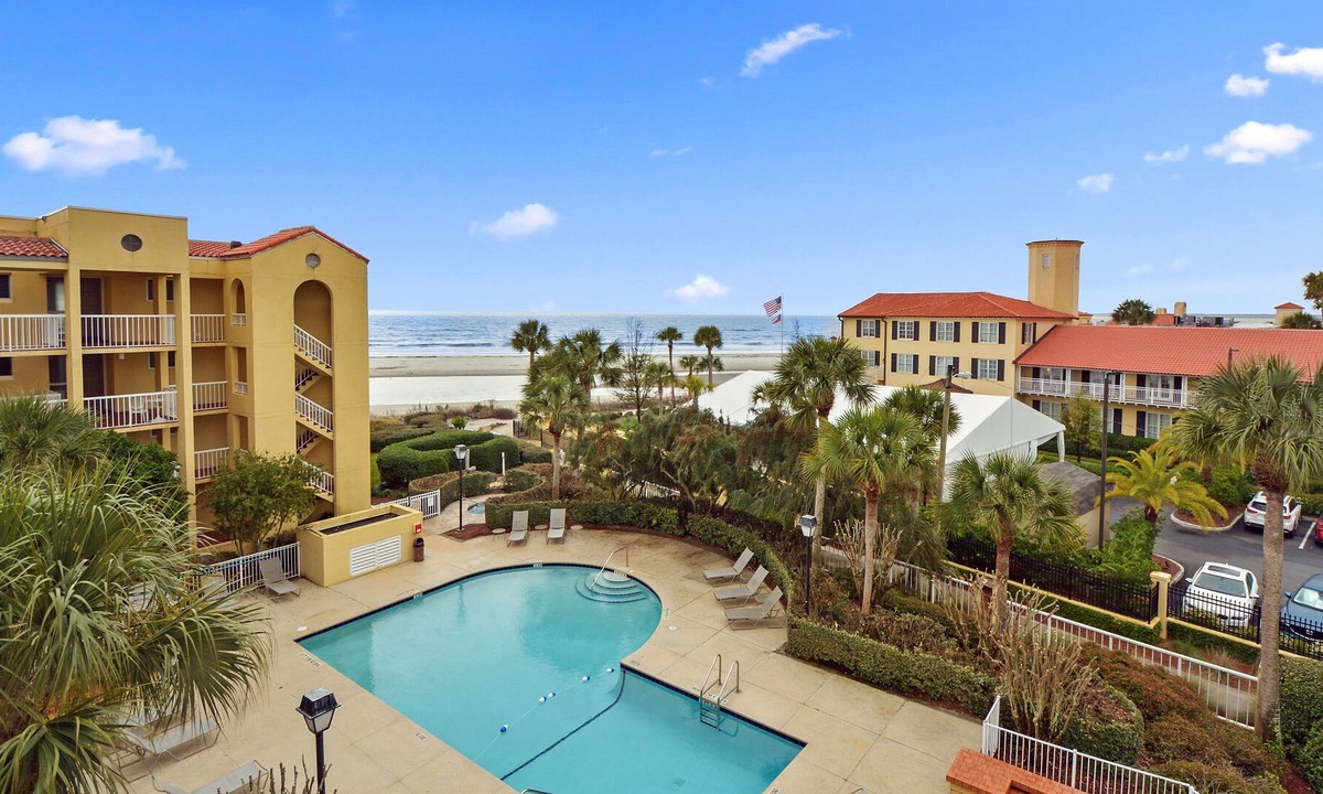Saint Simons Island Condo | Oceanfront Condo with New Furnishings, Beach and Resort Access