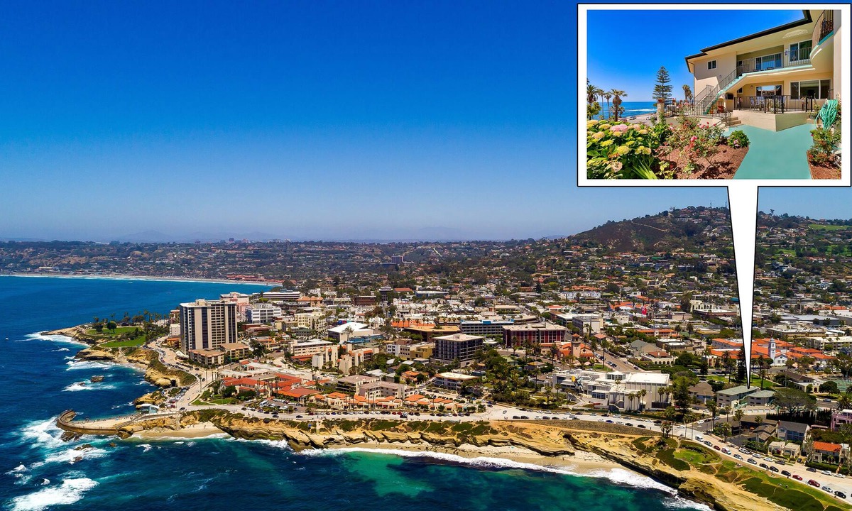 Village of La Jolla Apartment | Oceanfront condo across street from beach with amazing views & walkable location