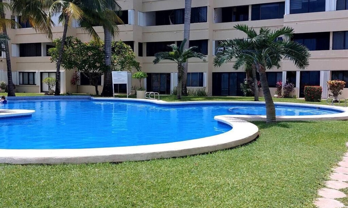 Zona Hotelera Apartment | Oceanfront Condo · Hotel Zone · Near Isla Ferry