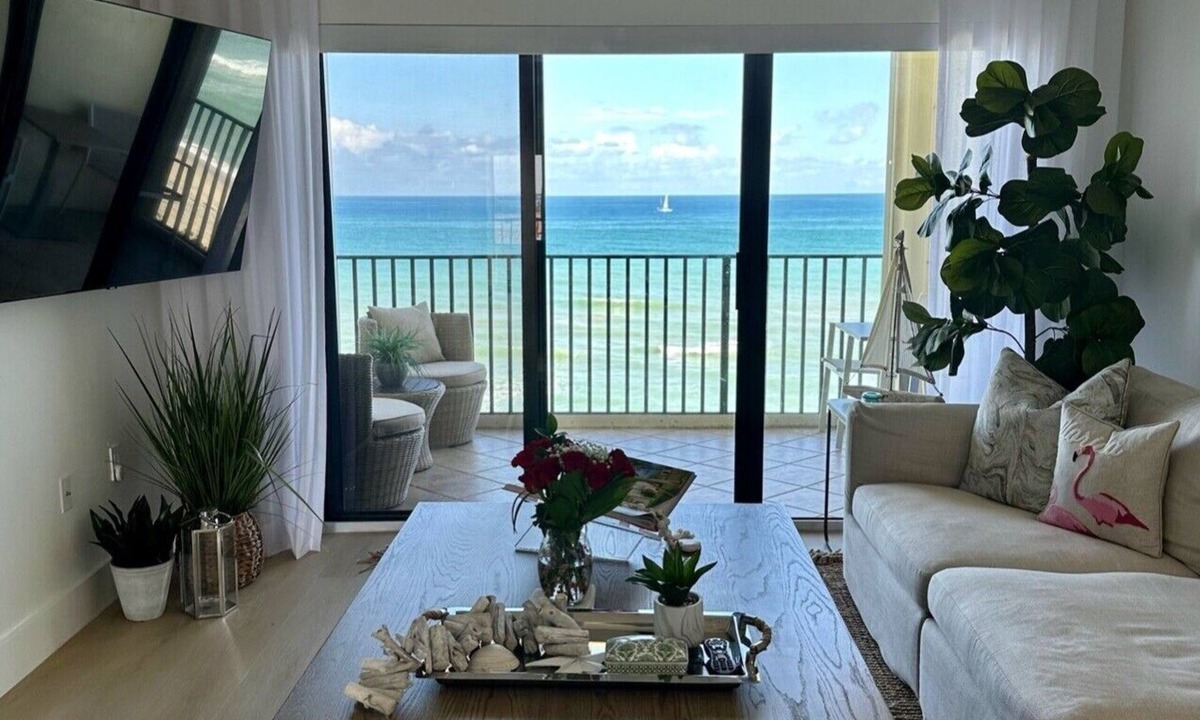 Hutchinson Island South Condo | OCEANFRONT CONDO RENTAL ON HUTCHINSON ISLAND - 2025 WINTER SEASON AVAILABLE!