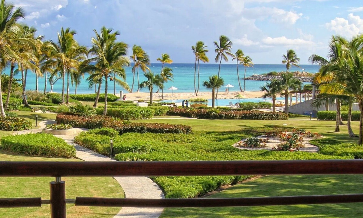 Cap Cana Marina Condo | Oceanfront Condo www.PuntaPalmeraC26.com