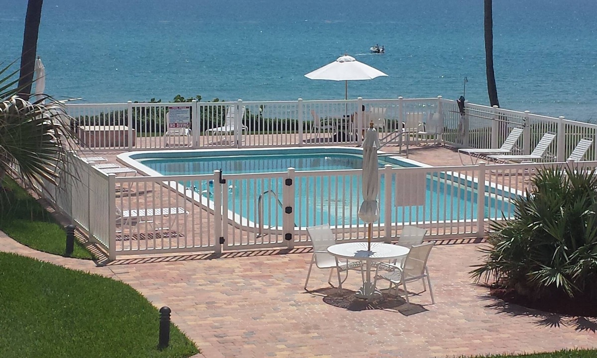 Gulf Stream Condo | Oceanfront Condominium in Great Location