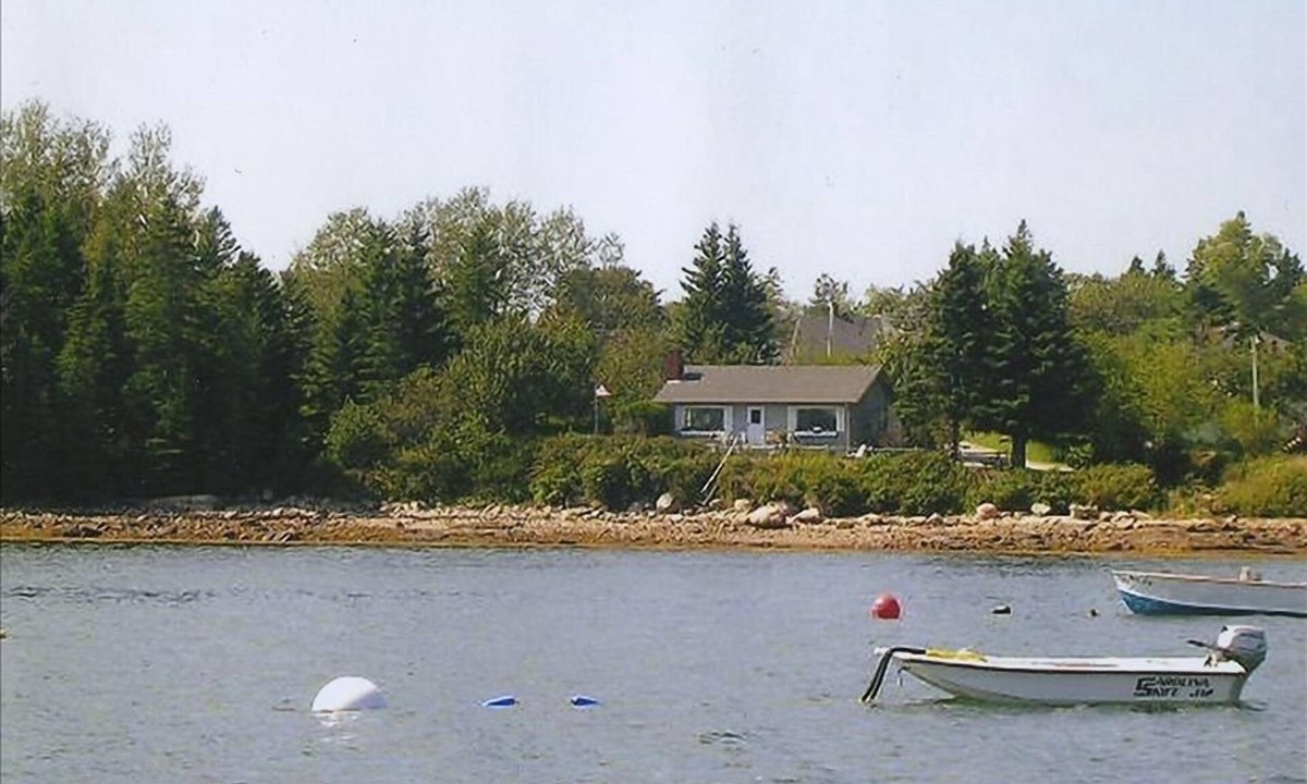 Winter Harbor House | Oceanfront Cottage W/Views of Acadia Natl. Park/Walk to Town