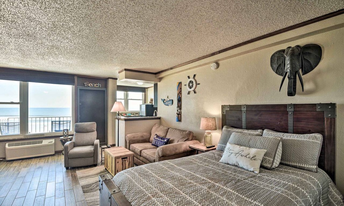 East Daytona Apartment | Oceanfront Daytona Beach Condo w/New Pool!