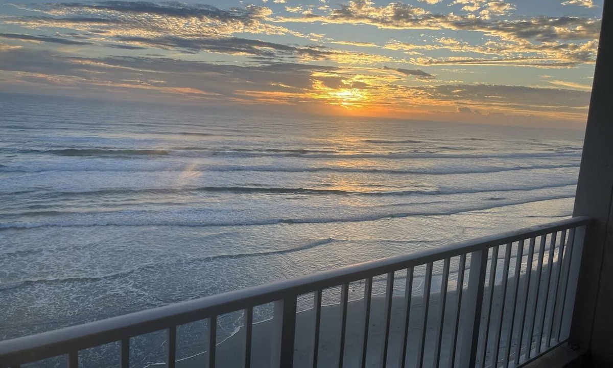 Ponce Inlet Condo | Oceanfront Getaway! Relaxing Condo on the no-drive Beach 15% discount thru June
