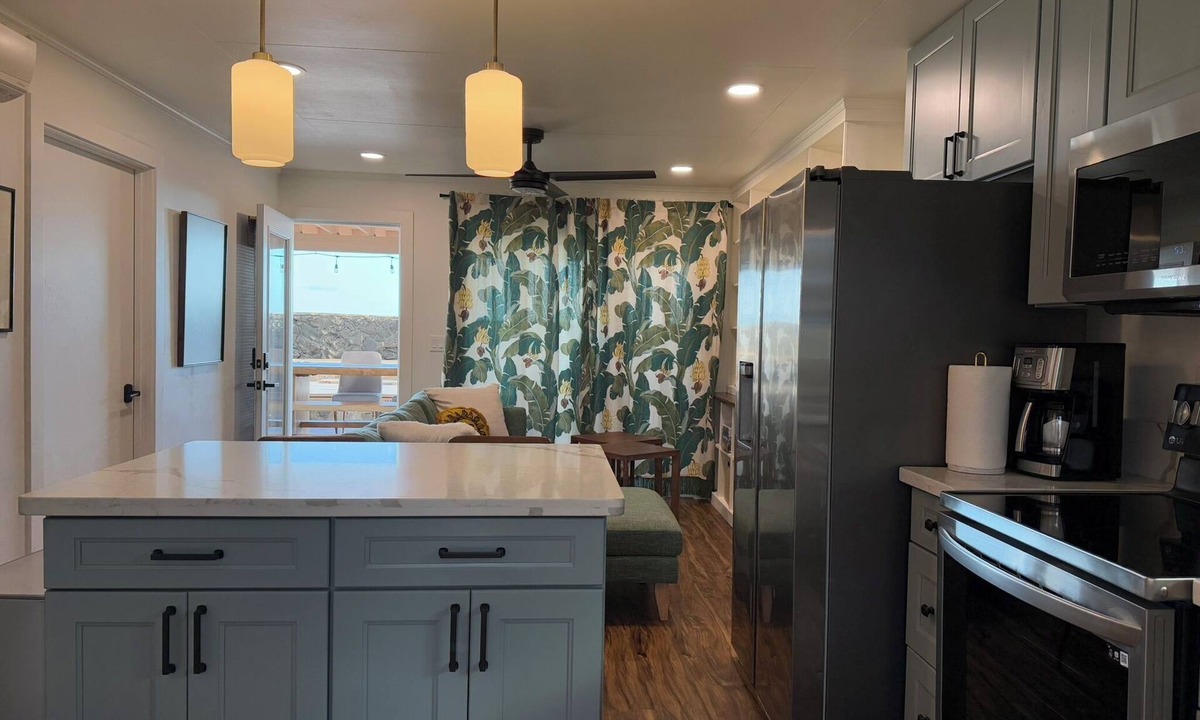 Ewa House | Oceanfront Hideaway with Detached Primary Bedroom