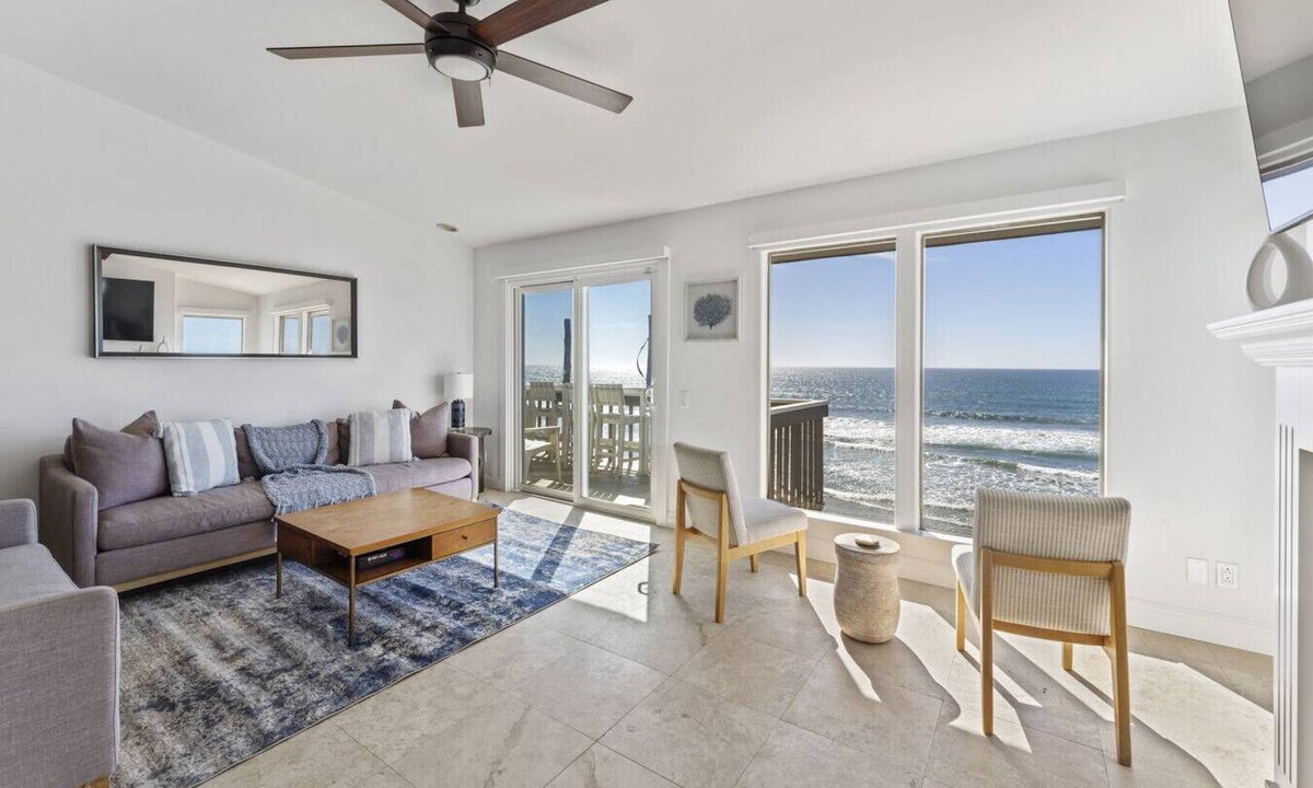 South Oceanside Condo | Oceanfront Home w/Private Balcony & Private Beach